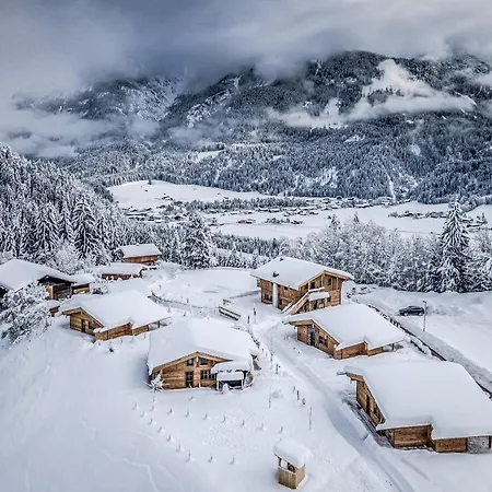Benglerwald Berg Chaletdorf Bach (Tyrol)