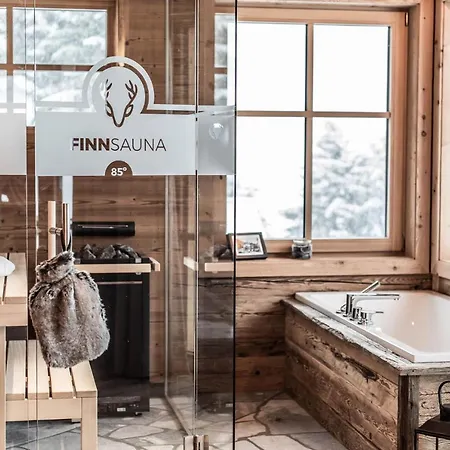 Benglerwald Berg Chaletdorf Бах