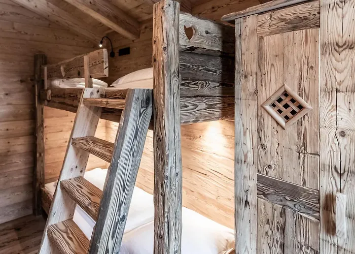 Benglerwald Berg Chaletdorf Bach (Tyrol)