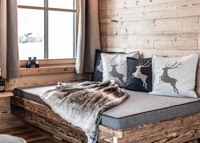 Benglerwald Berg Chaletdorf Bach (Tyrol)