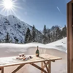 Benglerwald Berg Chaletdorf * Bach (Tyrol)