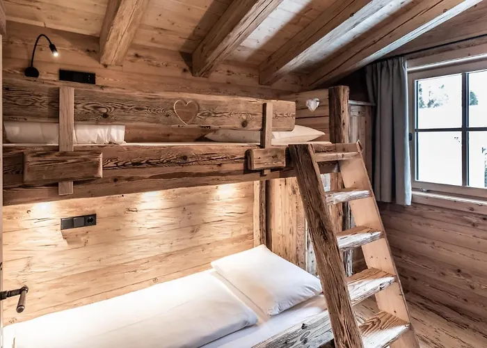 Benglerwald Berg Chaletdorf Bach (Tyrol)