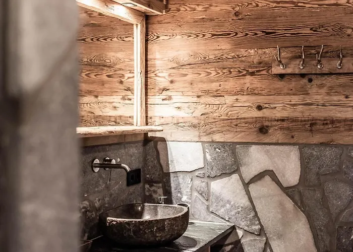 Benglerwald Berg Chaletdorf Bach (Tyrol)