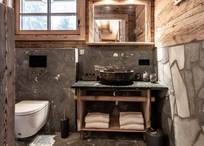 Benglerwald Berg Chaletdorf * Bach (Tyrol)