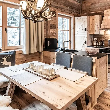 Benglerwald Berg Chaletdorf باخ